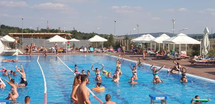 FOTO-14-august-piscina-ext2.jpg